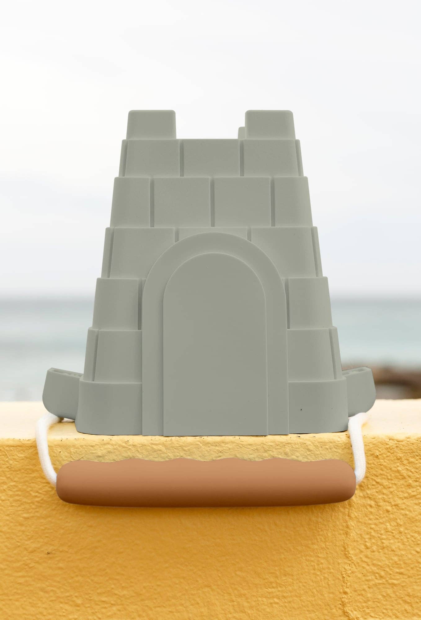 Clovelly castle bucket