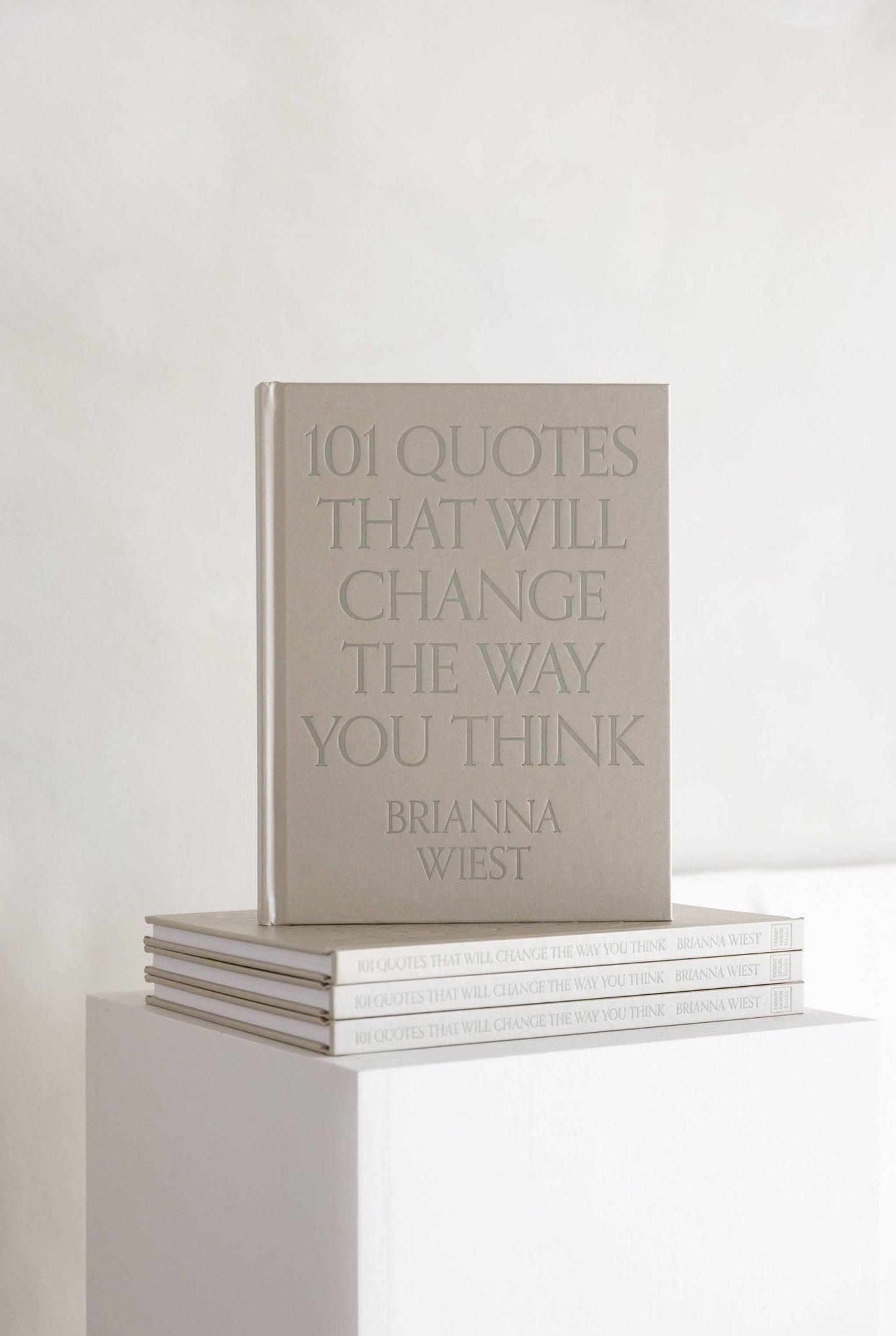 101 Quotes That Will Change The Way You Think - Hardcover - table book