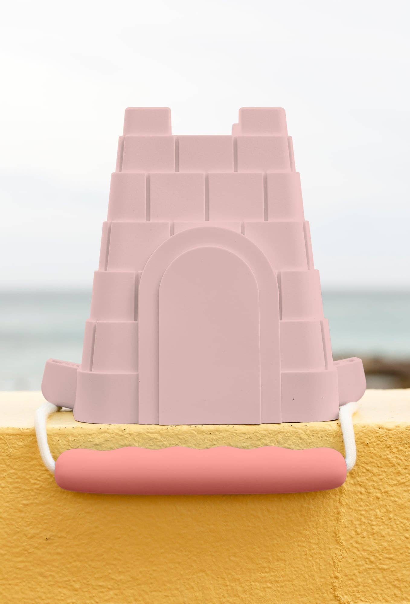 Clovelly castle bucket