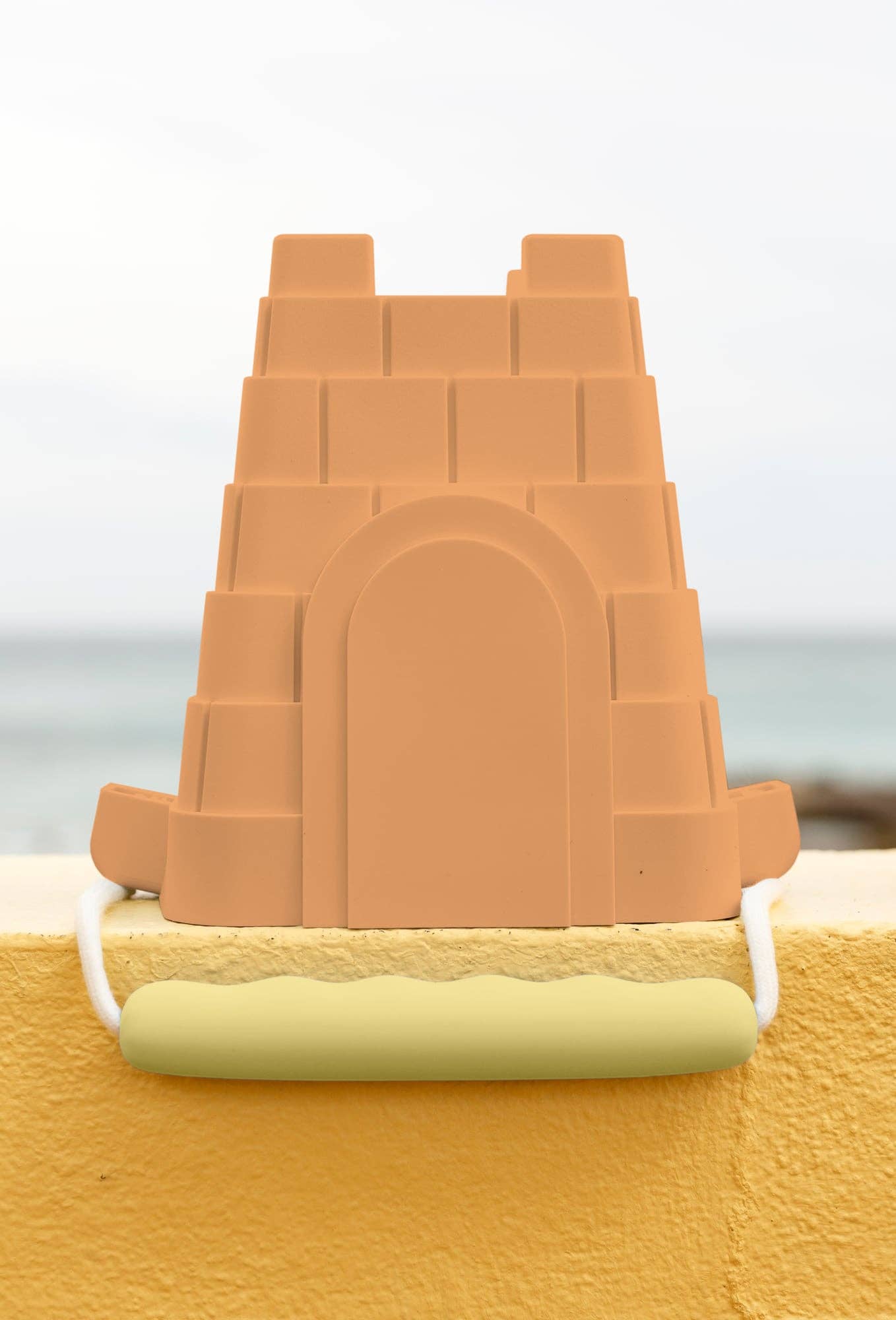 Clovelly castle bucket