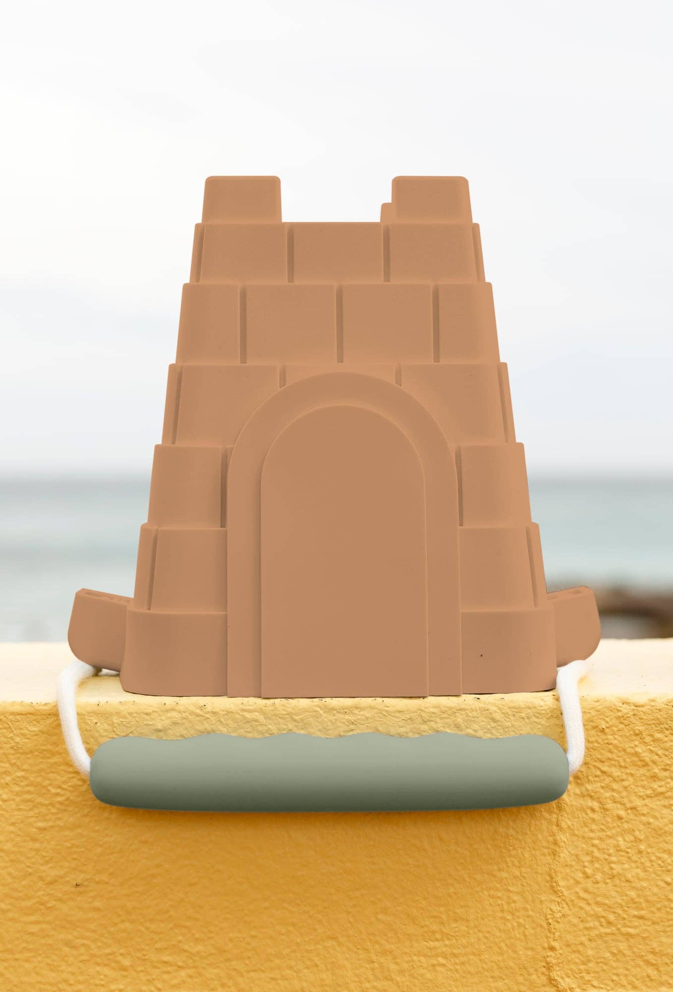 Clovelly castle bucket