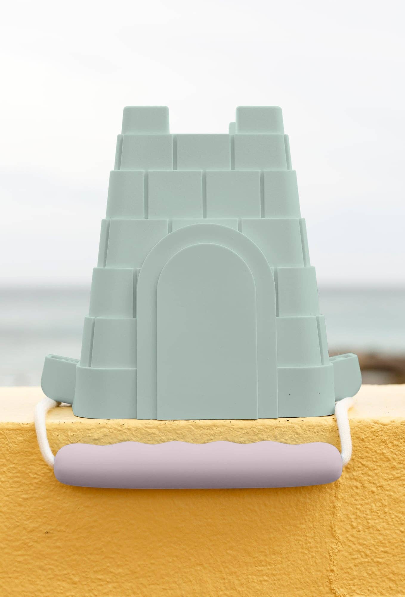 Clovelly castle bucket