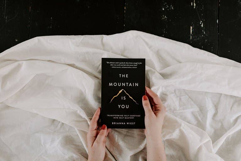 The Mountain Is You - Brianna Wiest - Paperback book