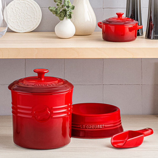 Le Creuset - Pet Food Container with Scoop