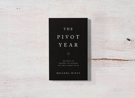 The Pivot Year - Brianna Wiest - Paperback book