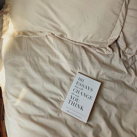 101 Essays That Will Change The Way You Think - Brianna Wiest - Hardcover book