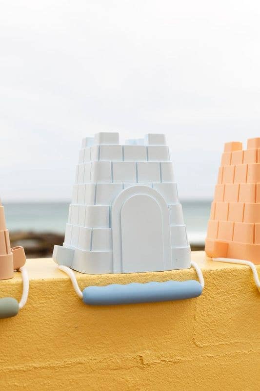 Clovelly castle bucket