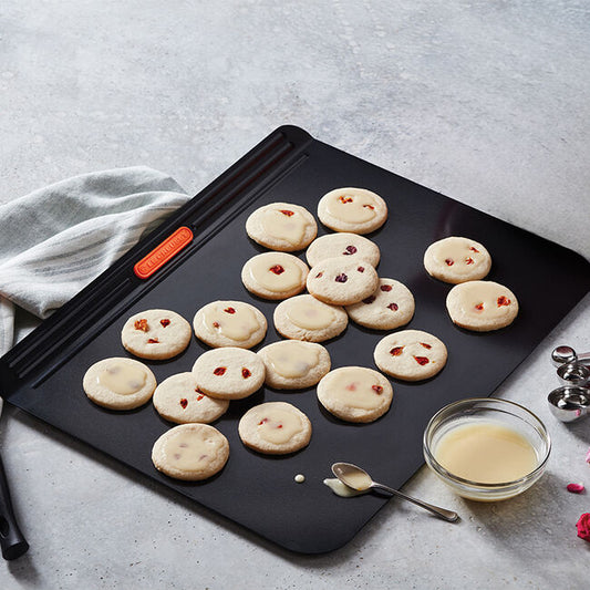 Le Creuset - Insulated Cookie Sheet