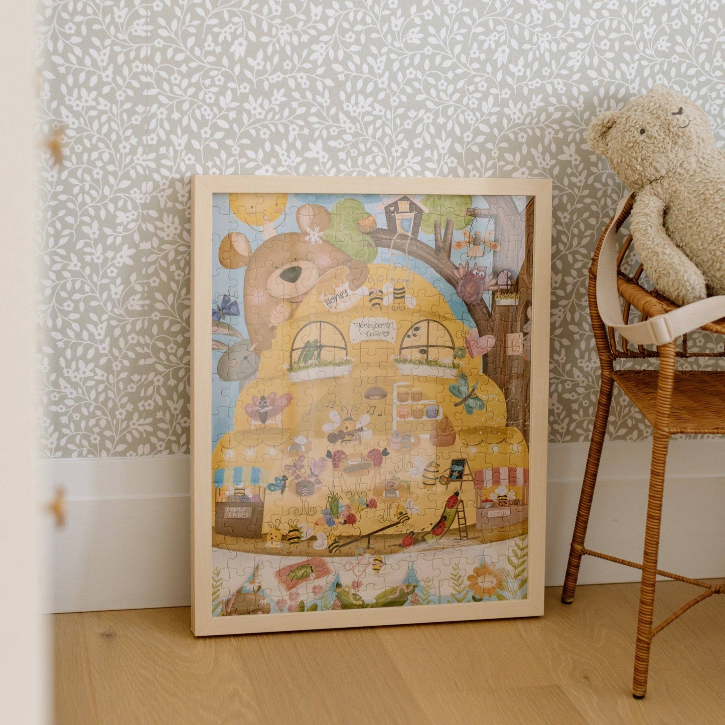 Once Upon A Puzzle – Honeycomb Café - 200 Piece