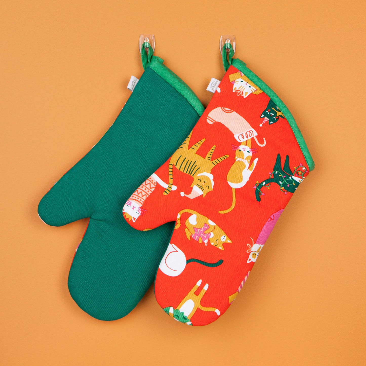 Christmas Cats Oven Mitts (Set of 2)