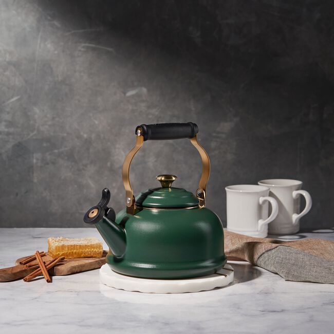 Le Creuset - Classic Whistling Kettle