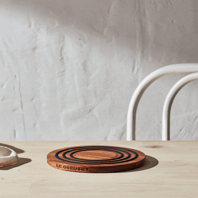 Le Creuset - Wooden Magnetic Trivet